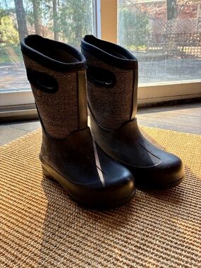 Bogs Kids Black and Gray Rain & Snow Boots